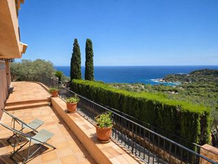 Chalet in Fornells-Aiguablava. Casa en venta con vistas al mar y jardín en aiguablava, begur