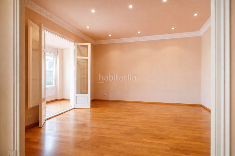 Foto f6a42638-3216-4124-b0d3-af194f844787. Pis amb calefacció a Dreta de l´Eixample Barcelona