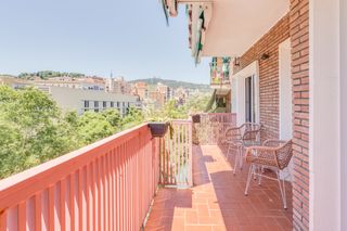 Pis  Avinguda de vallcarca. Vivienda de alto standing con terraza y vistas despejadas en pla
