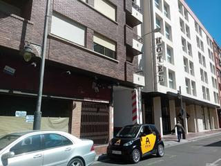 Lloguer Local Comercial  Calle menéndez pelayo. Local con salida de humos en menedez pelayo