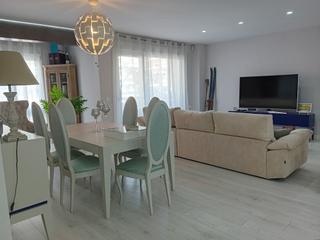 Pis  Gran va juan carlos i. Un piso de diseo moderno y elegante.