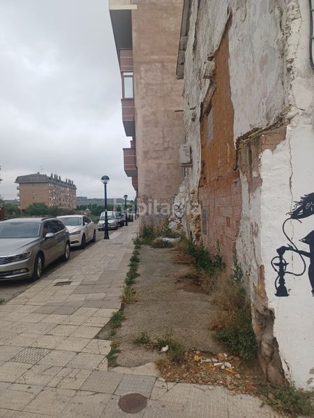 Foto a881ff67-c2d9-49e6-9eb8-17350d2182b3. Terreny residencial a calle san jerónimo hermosilla 32 a Santo Domingo de la Calzada