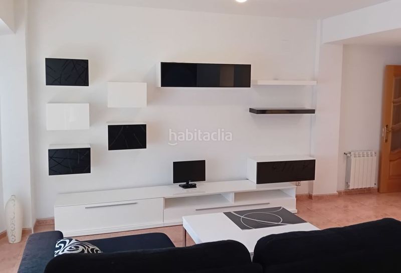 Foto 5f2deab7-57b4-483f-a2b4-c90d3f91e48c. Rent flat with heating in Gran Via Logroño
