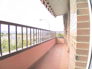 Apartament  Avenida lope de vega. Exlusiva vivienda  lista para entrar a vivir, llena de sol.
