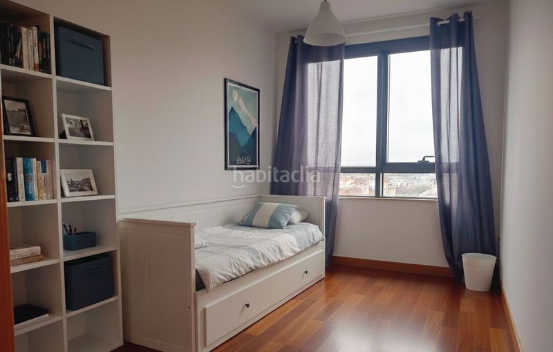 Foto 34987bc1-5e1f-4b27-9568-5e652f569484. Apartament amb calefacció aparcament piscina a Los Lirios Logroño