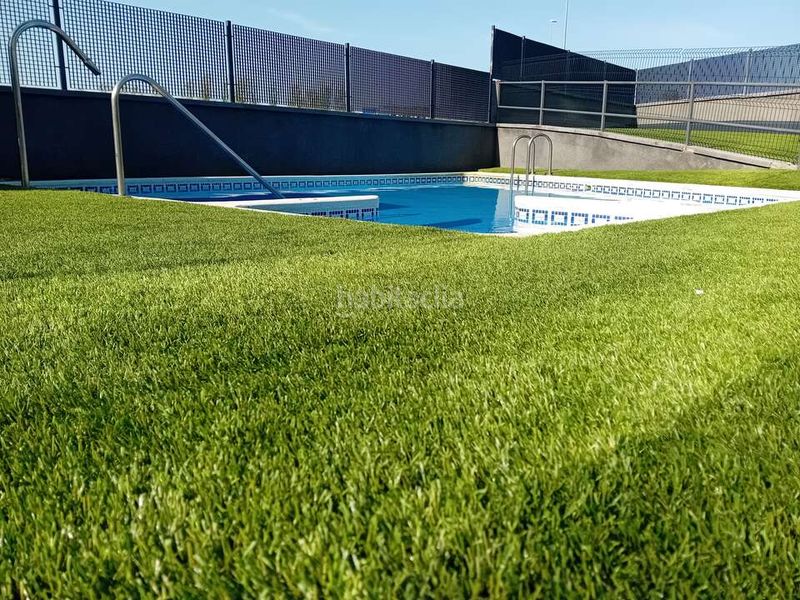 Foto 83d027cc-b1d5-493e-8639-7d65062ccb57. Apartament amb calefacció aparcament piscina a Los Lirios Logroño