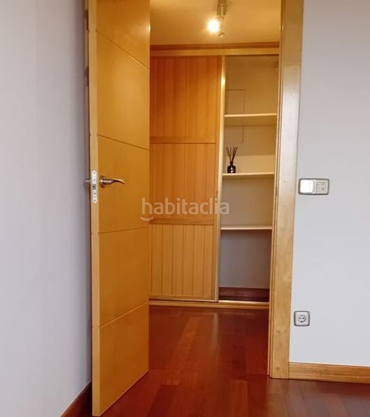Foto abd87506-45cf-4191-ae0c-92ae4be37299. Apartament amb calefacció aparcament piscina a Los Lirios Logroño