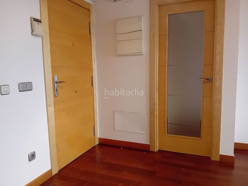 Foto cd23a309-62e3-4e5b-a9c4-eaeaf6594c76. Apartament amb calefacció aparcament piscina a Los Lirios Logroño