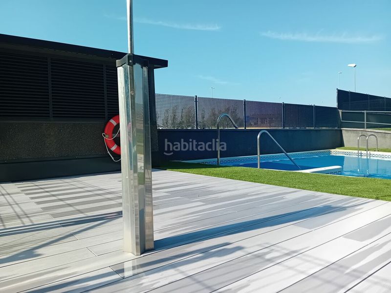 Foto e40d73bd-5573-47de-b188-52132c4fb77f. Apartament amb calefacció aparcament piscina a Los Lirios Logroño