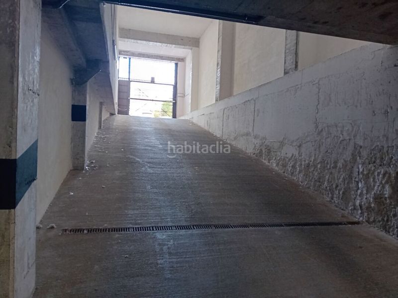 Foto c0387d60-b806-481c-832f-c0835b92ebeb. Aparcament cotxe a avenida bailén 23 a Oeste Logroño
