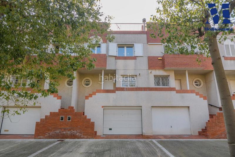 Foto 8fea070d-da6c-40d8-a885-ed760410f992. Semi detached house with heating parking in Can Bou Castelldefels