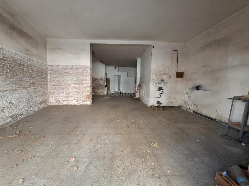 Foto dda6c043-4bd5-400d-bdcd-4b4c45516be1. Lloguer local comercial a carrer del bisbe urquinaona 2 a Castelldefels