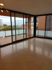 Appartement  Passeig de lormont. Con luz natural y vistas al verde
