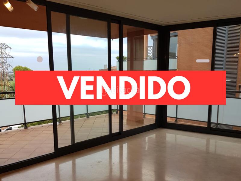 Foto ecf60c95-b906-44df-9f77-3ff65d3bce22. Piso con luz natural y vistas al verde en Els Canyars Castelldefels