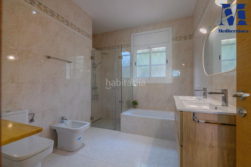 Foto 7c175119-445c-41ab-ba3e-bf4091dccdcc. Miete chalet in passeig parc forestal 3 in Bellamar Castelldefels