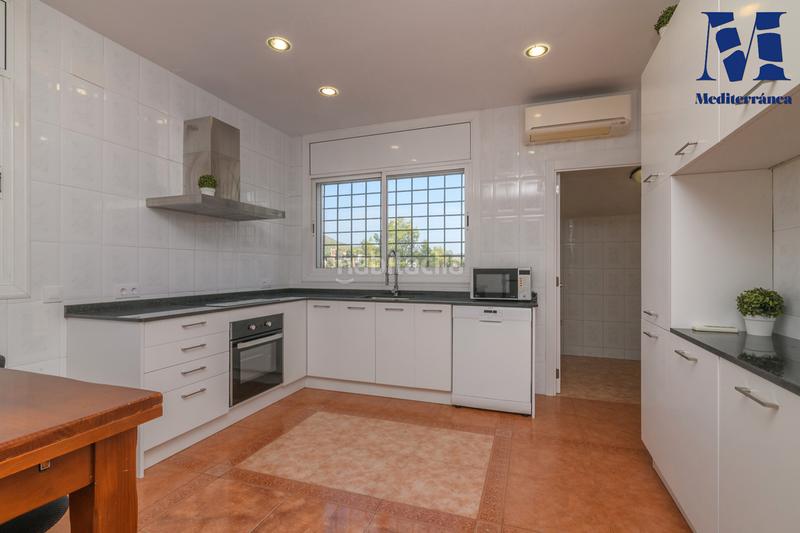 Foto ff386cdd-9bde-48ff-bf2a-bf92f6d472f3. Miete chalet in passeig parc forestal 3 in Bellamar Castelldefels