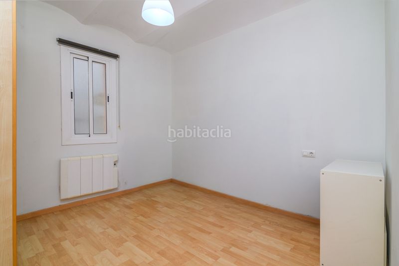 Foto 17970d4b-6318-413a-9c06-4e6a855e385c. Pis a Sants Barcelona