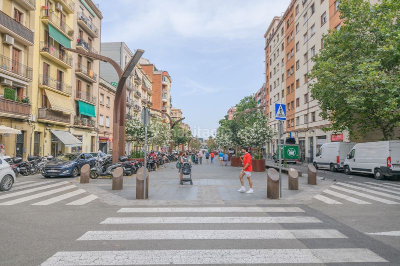 Foto d9c3eb25-9972-4de1-aa56-025046466062. Pis a Sants Barcelona