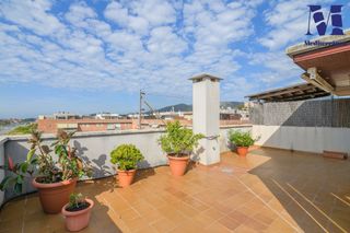 Penthouse  Carrer de la indústria 2. ¡ la luz encontrada!