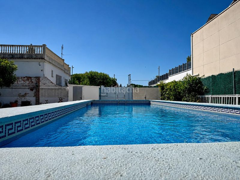Foto 5e3505ba-2643-49d8-881e-90f6caddc5ee. Estudi amb piscina a les botigues de Sitges Sitges