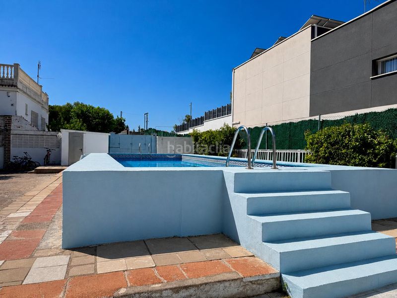 Foto 65d3111a-8904-44c1-8bfb-6807c647f7fb. Estudi amb piscina a les botigues de Sitges Sitges