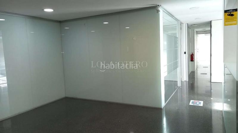 Foto 6a6bf629-da89-4d94-a7f7-5f19f4f98d2d. Rent office space with heating in Gran Via Valencia