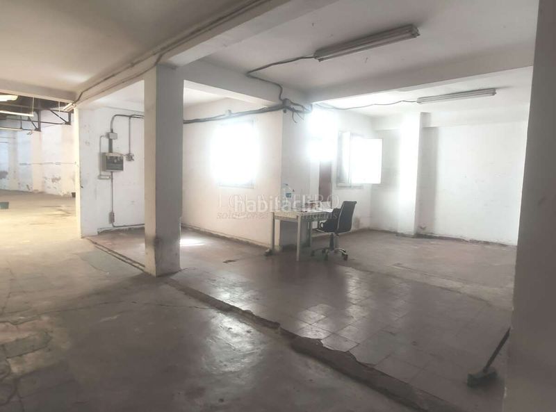 Foto 617192f1-d33a-4c39-82a4-4a266990e1b6. Local comercial a La Creu del Grau Valencia