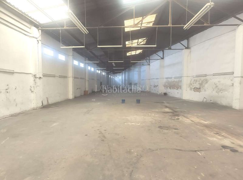 Foto 912bd2fb-9ba8-46e1-b539-b482aef15a2b. Local comercial a La Creu del Grau Valencia