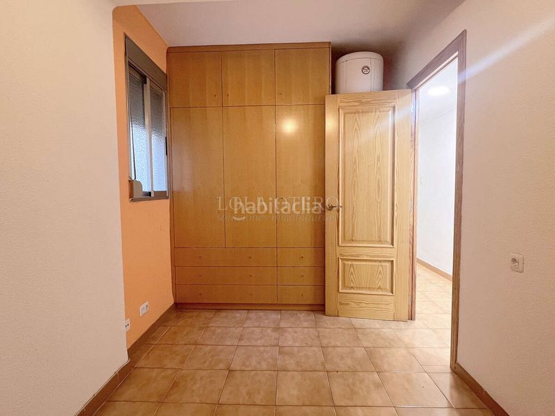 Foto ac984db6-b1fa-44a0-b050-fe31b9f234e7. Pis a El Castellar i l'Oliverar Valencia