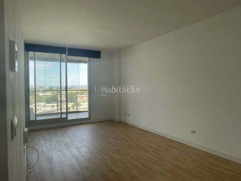 Foto 075cf87f-222e-4e19-b893-21a26c3a38d9. Rent flat with heating parking pool in La Constitución-Canaleta Mislata