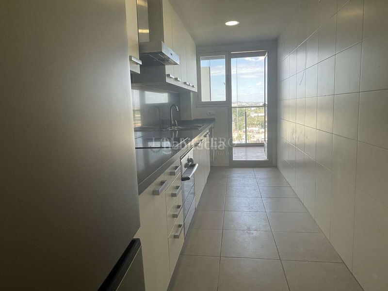 Foto 541fe680-7b2e-4d77-a721-643b020b72ac. Rent flat with heating parking pool in La Constitución-Canaleta Mislata