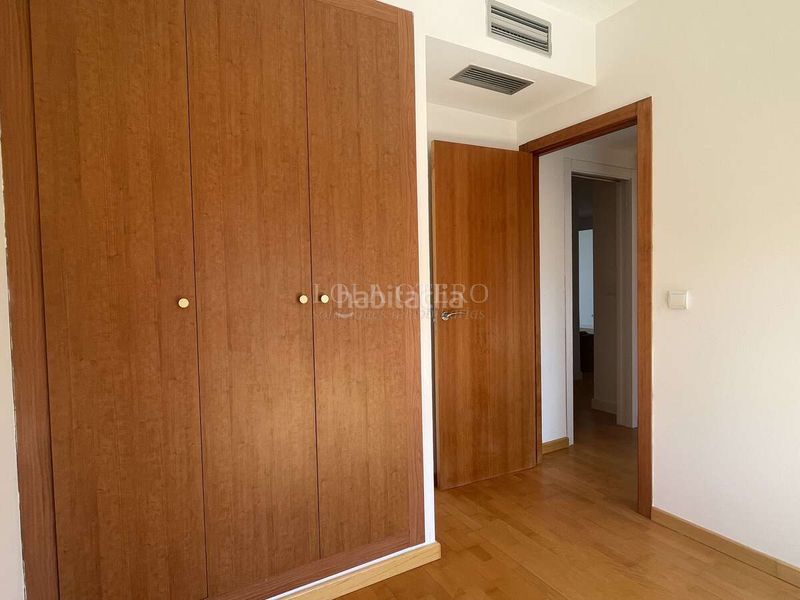 Foto 67b05ec2-9cfb-4d7d-b1af-1decbe2c5282. Rent flat with heating parking pool in La Constitución-Canaleta Mislata