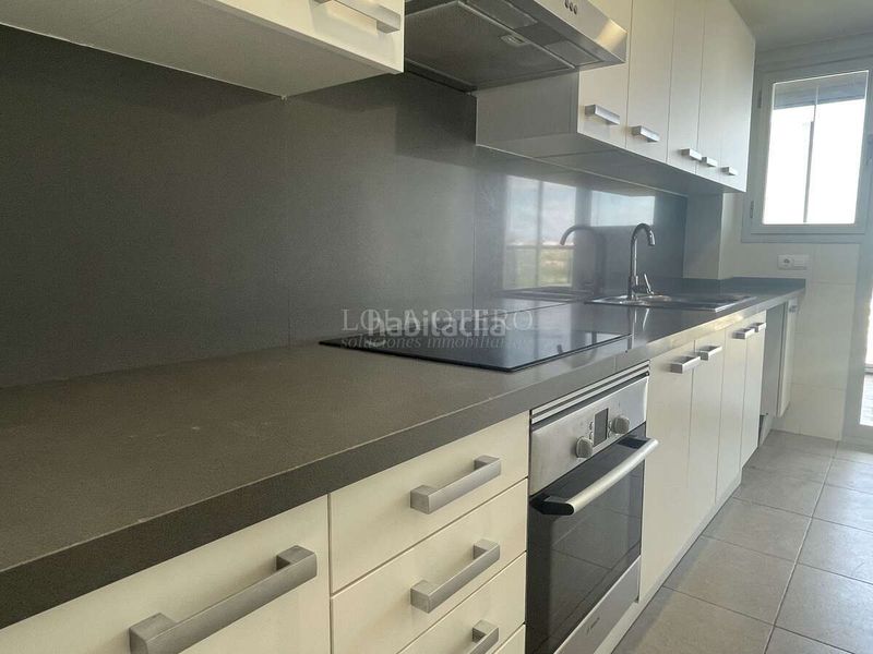 Foto 7f1e9f7b-bb54-4da5-8377-9b7818f936d2. Rent flat with heating parking pool in La Constitución-Canaleta Mislata