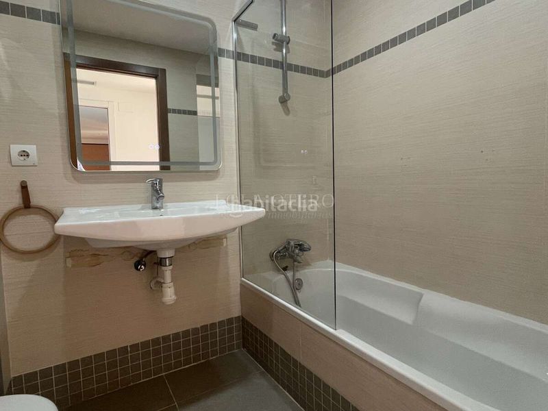 Foto dffe7822-9741-4a7b-8fb9-be72fe2cb151. Rent flat with heating parking pool in La Constitución-Canaleta Mislata