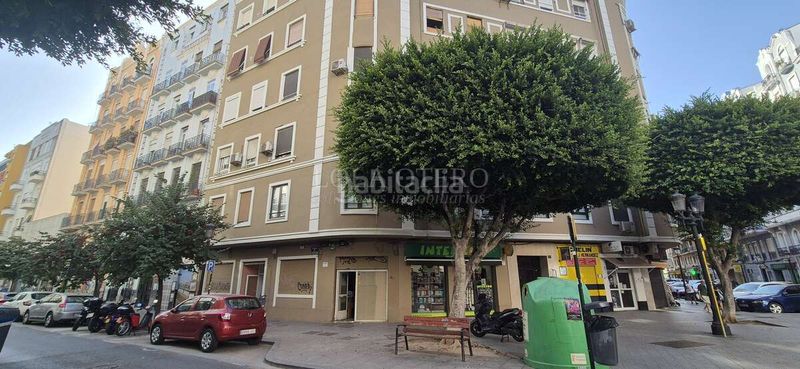 Foto 08b8f7bb-7f0d-40ea-9acc-a337451cc81a. Rent business premise in literato azorín 15 in Russafa Valencia