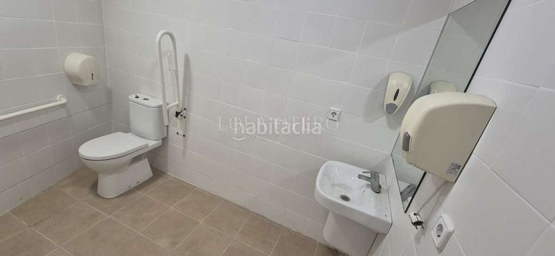 Foto 3befd199-5cae-493c-a02e-ab3ee864ac95. Rent business premise in literato azorín 15 in Russafa Valencia