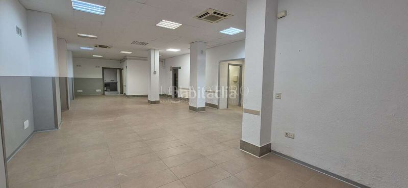 Foto 809c65a5-d3bd-4bd3-8203-aae42da6edd2. Rent business premise in literato azorín 15 in Russafa Valencia