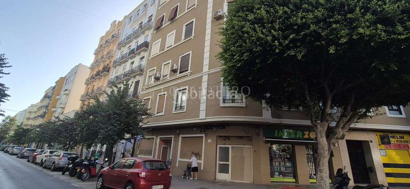 Foto a4920db5-ab32-4870-9e94-569361c5952b. Rent business premise in literato azorín 15 in Russafa Valencia