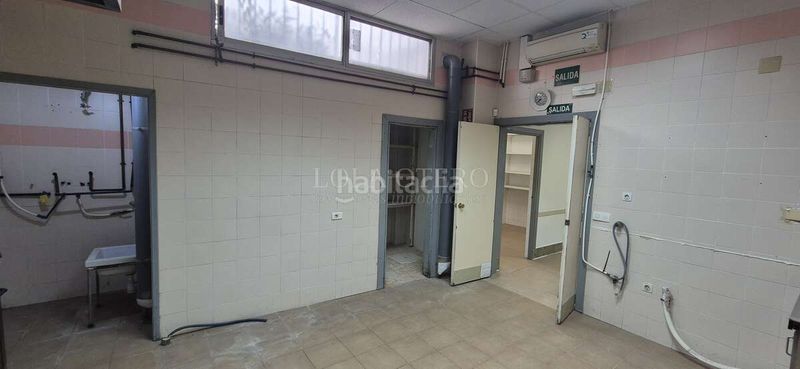 Foto ea1c6c15-2358-4dcc-8356-370e447b8cb3. Rent business premise in literato azorín 15 in Russafa Valencia