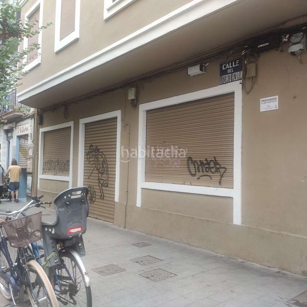 Foto f880ffe0-6ed6-4080-854e-970a35a20e0d. Rent business premise in literato azorín 15 in Russafa Valencia