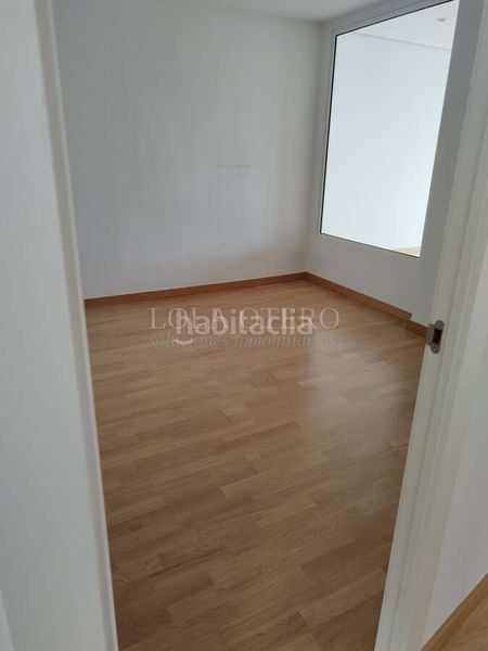 Foto b9c0df3c-a5a4-4d56-9c97-643f0a55886d. Lloguer oficina amb calefacció a Sant Francesc Valencia