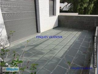 Rent Ground floor in Carrer pit-roig 8. Planta baja en residencial tenis