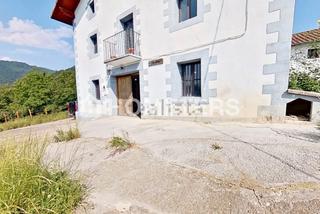 Casa  Agamuño kalea. Amplia vivienda de 730 m2 en hernialde, con 2.000 metros de supe