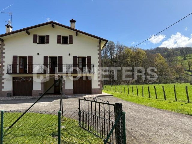 Foto 56ecd12e-68fa-48df-90fa-c4b68b6ba7f9. Casa amb aparcament a Baztan