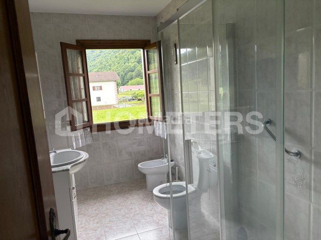 Foto af9744bd-a18d-417d-aa34-fc03ce172745. Casa amb aparcament a Baztan
