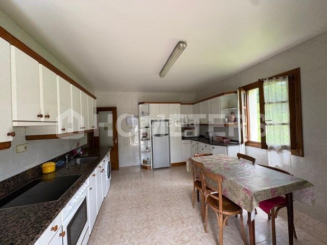 Foto be41c43f-54ca-40a5-be13-c04e3d8992af. Casa amb aparcament a Baztan