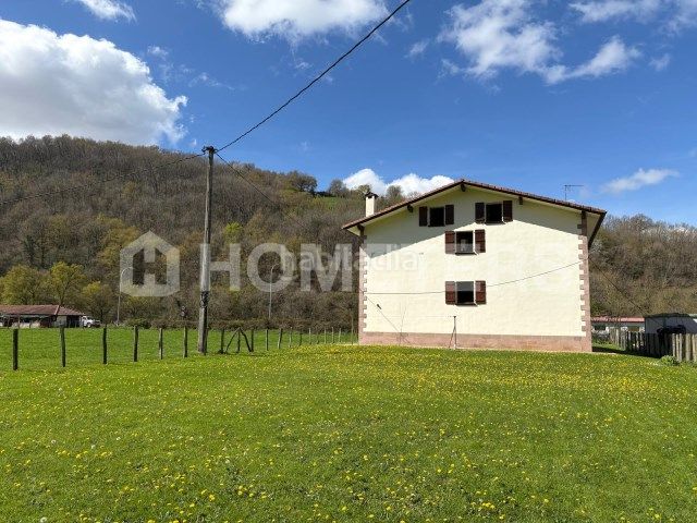 Foto e8c35891-3434-4d12-a6b4-fc84b9d822bb. Casa amb aparcament a Baztan