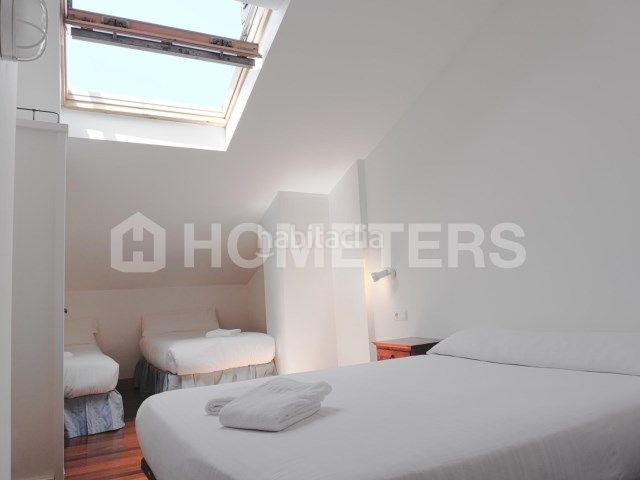 Foto 55aa21bc-0d9b-4e4d-b892-4901d71ffe47. Dúplex en calle antilla 3 ático dúplex en primera línea de playa en Orio