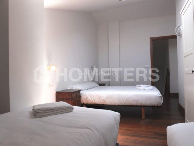 Foto bd443b7a-e8af-4bf5-b732-7cd7de703193. Dúplex en calle antilla 3 ático dúplex en primera línea de playa en Orio