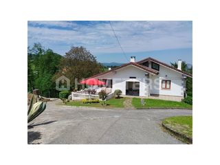 Xalet en Eliz-ballara bailara 8. Chalet en hernialde